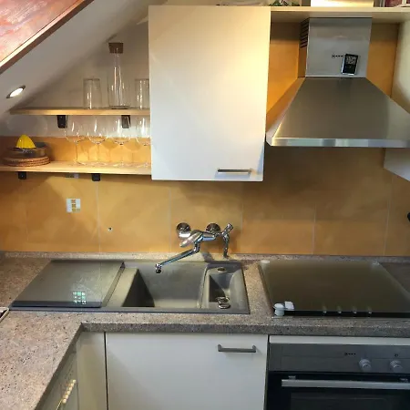 Sunny 2- Bedroom With A Beautiful View Apartman