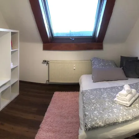 Sunny 2- Bedroom With A Beautiful View Filderstadt